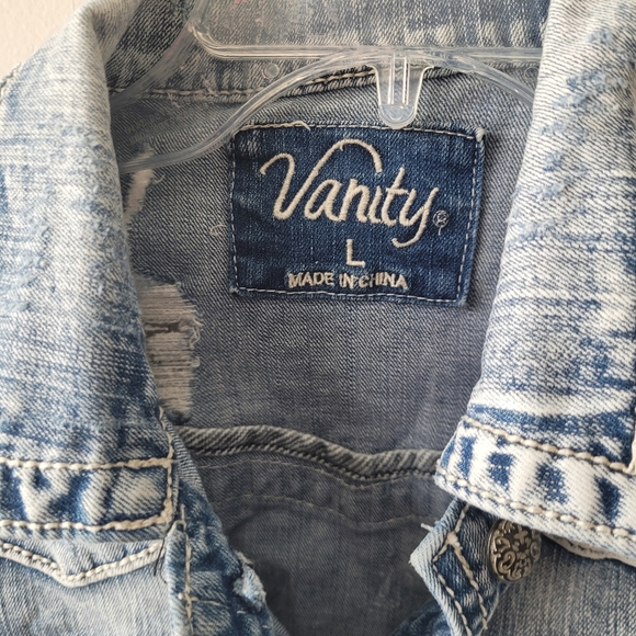 VANITY Jean Jacket Light Washed Distressed Pockets Button Up size Large - Picture 10 of 12